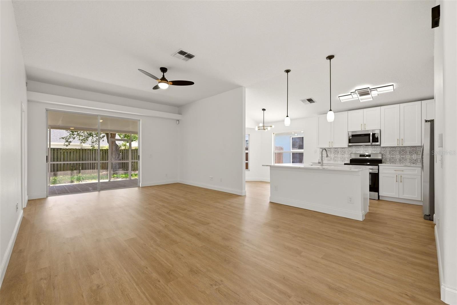 1653 PORTSMOUTH LAKE DR, BRANDON, FL, 33511