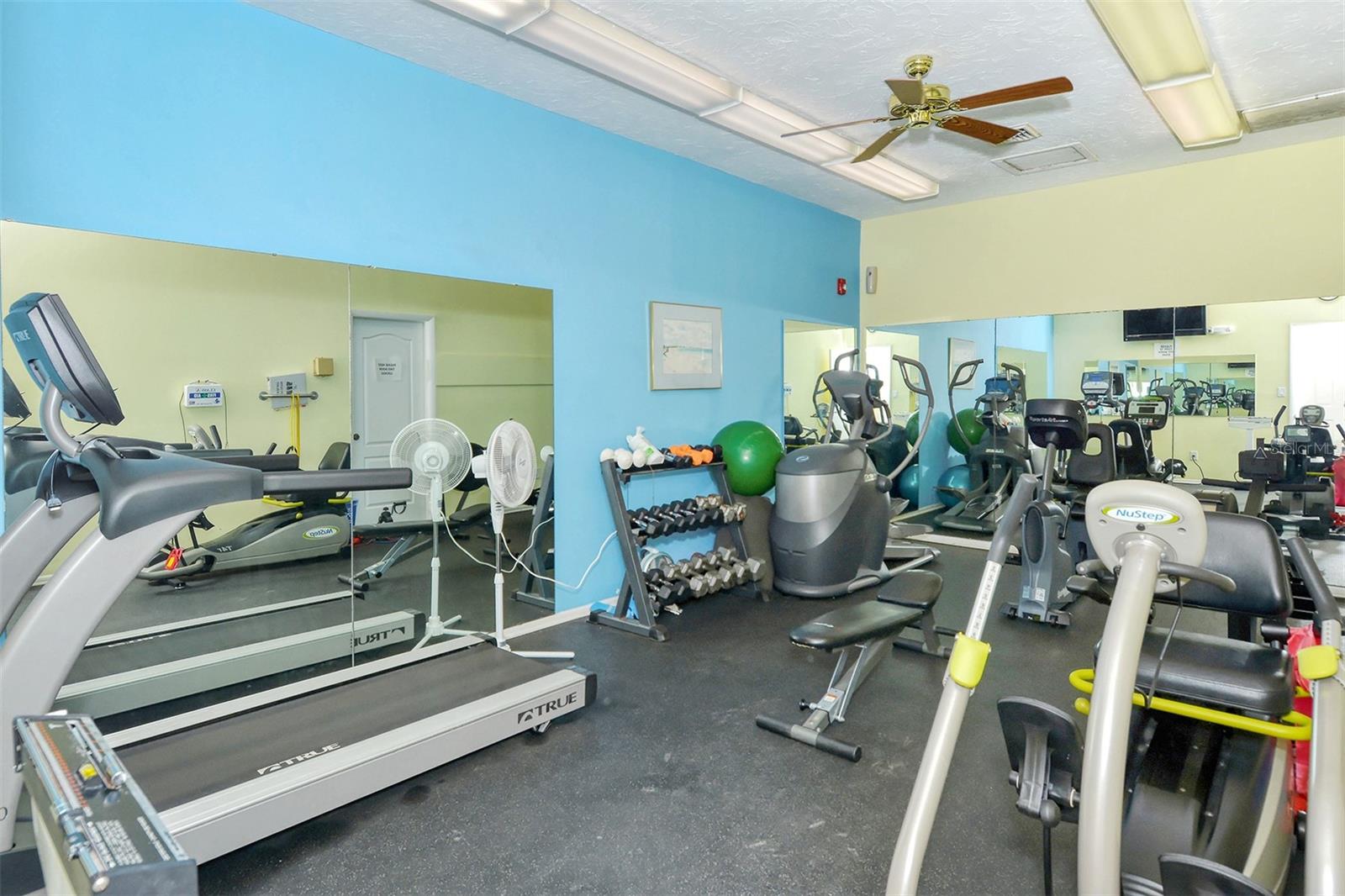 1300 N PORTOFINO DR #406, SARASOTA, FL, 34242
