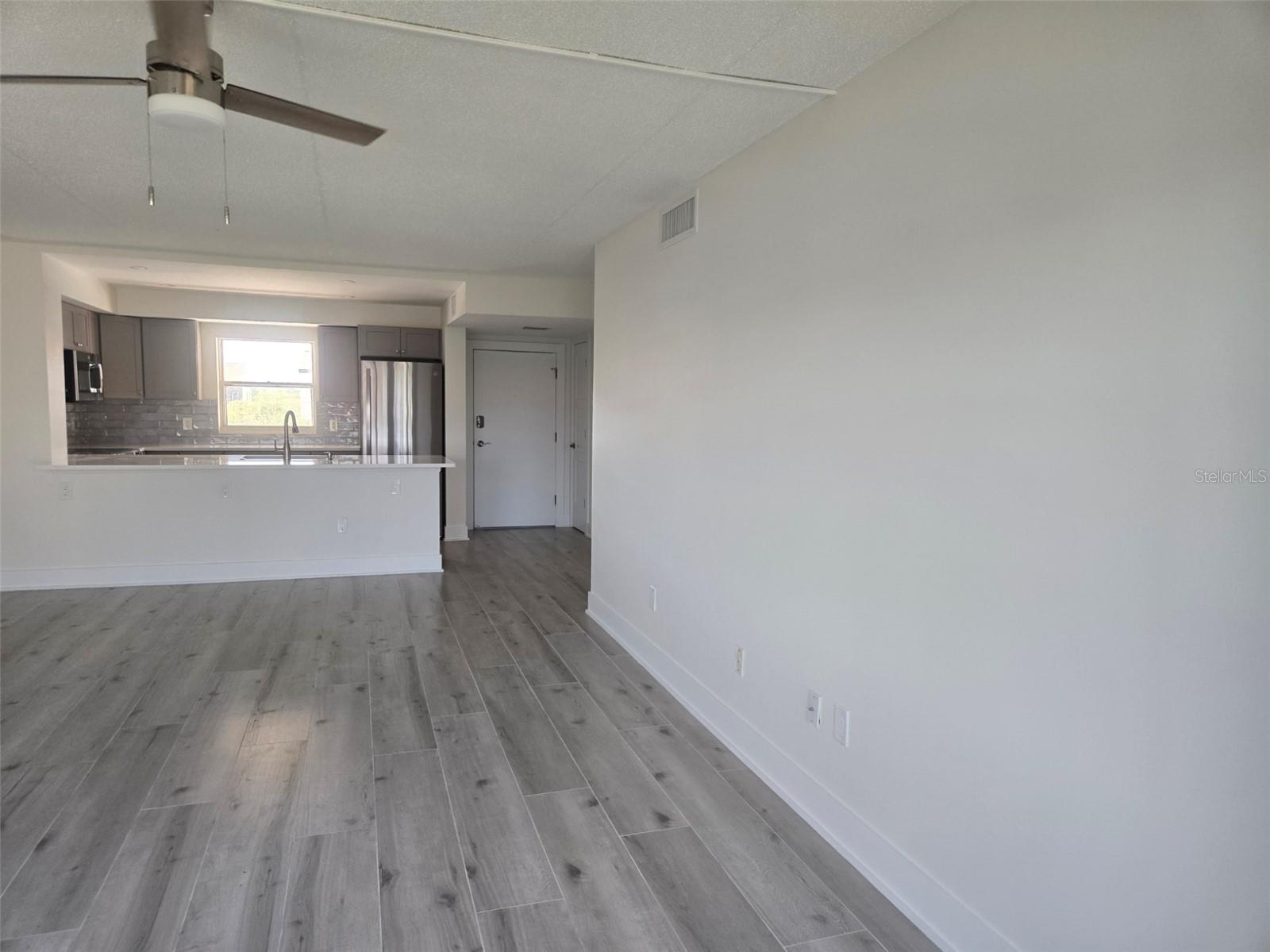 1300 N PORTOFINO DR #406, SARASOTA, FL, 34242