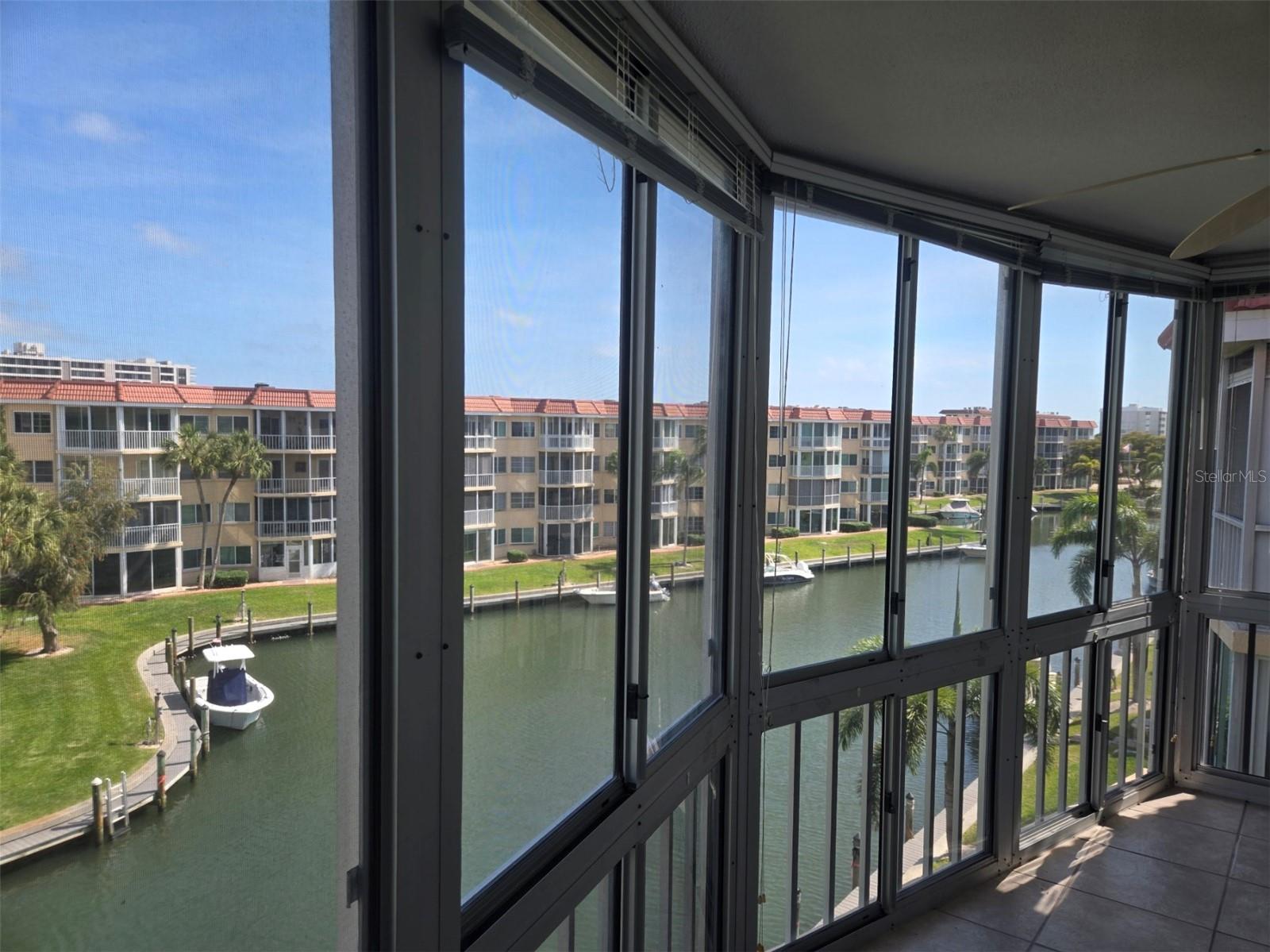 1300 N PORTOFINO DR #406, SARASOTA, FL, 34242