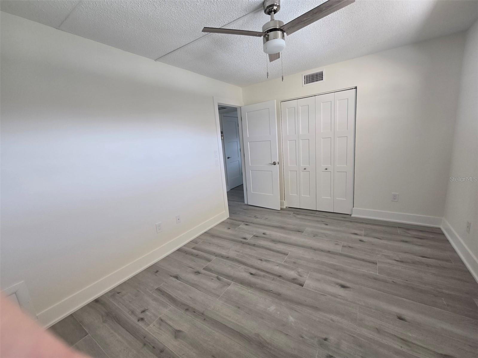 1300 N PORTOFINO DR #406, SARASOTA, FL, 34242