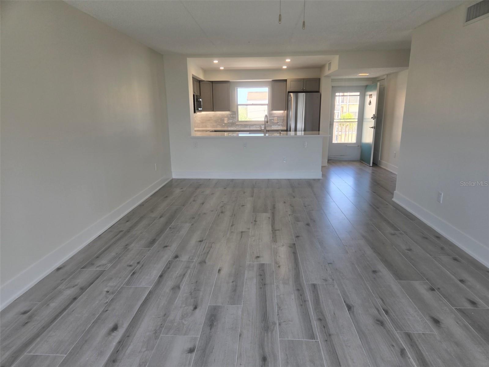 1300 N PORTOFINO DR #406, SARASOTA, FL, 34242
