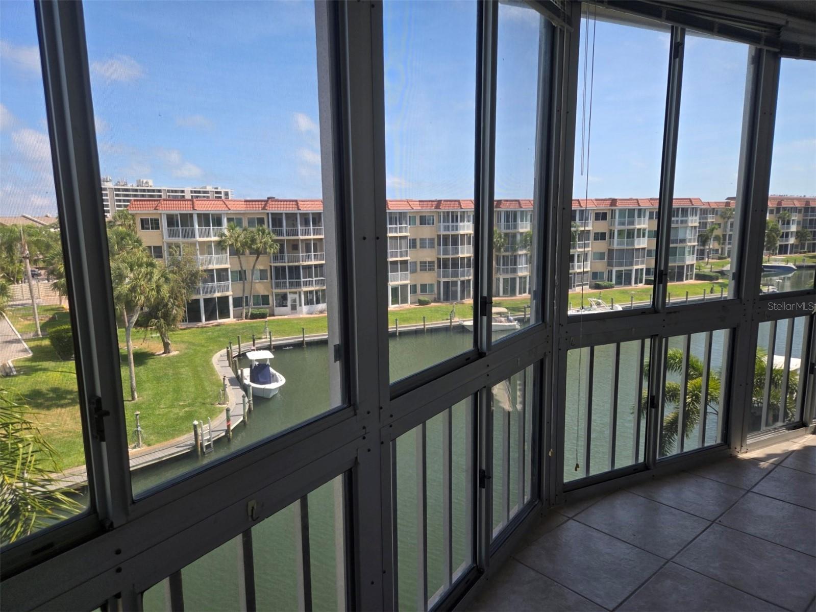 1300 N PORTOFINO DR #406, SARASOTA, FL, 34242