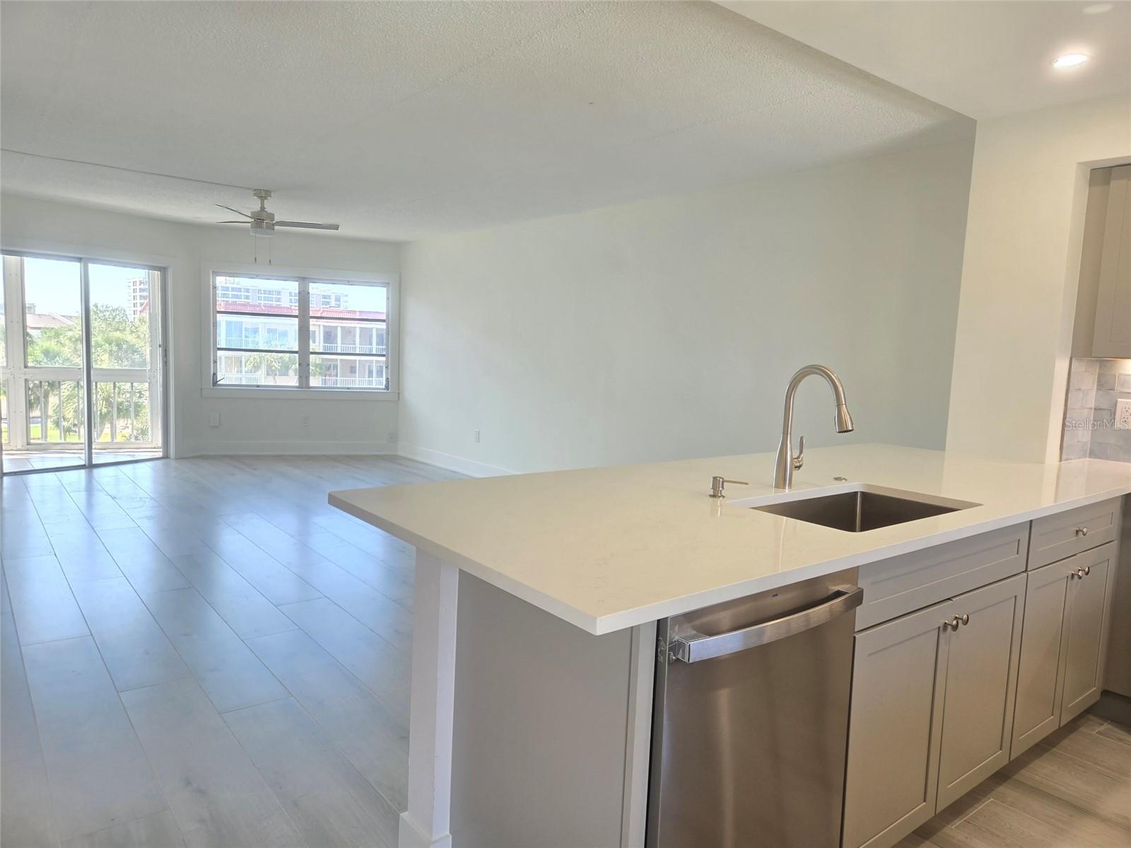 1300 N PORTOFINO DR #406, SARASOTA, FL, 34242