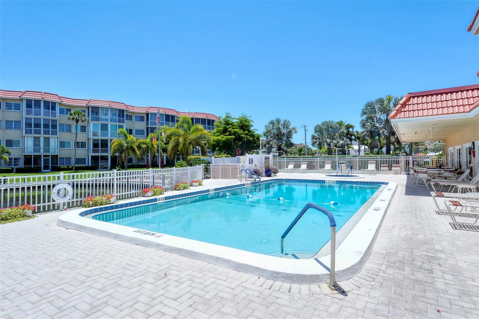 1300 N PORTOFINO DR #406, SARASOTA, FL, 34242