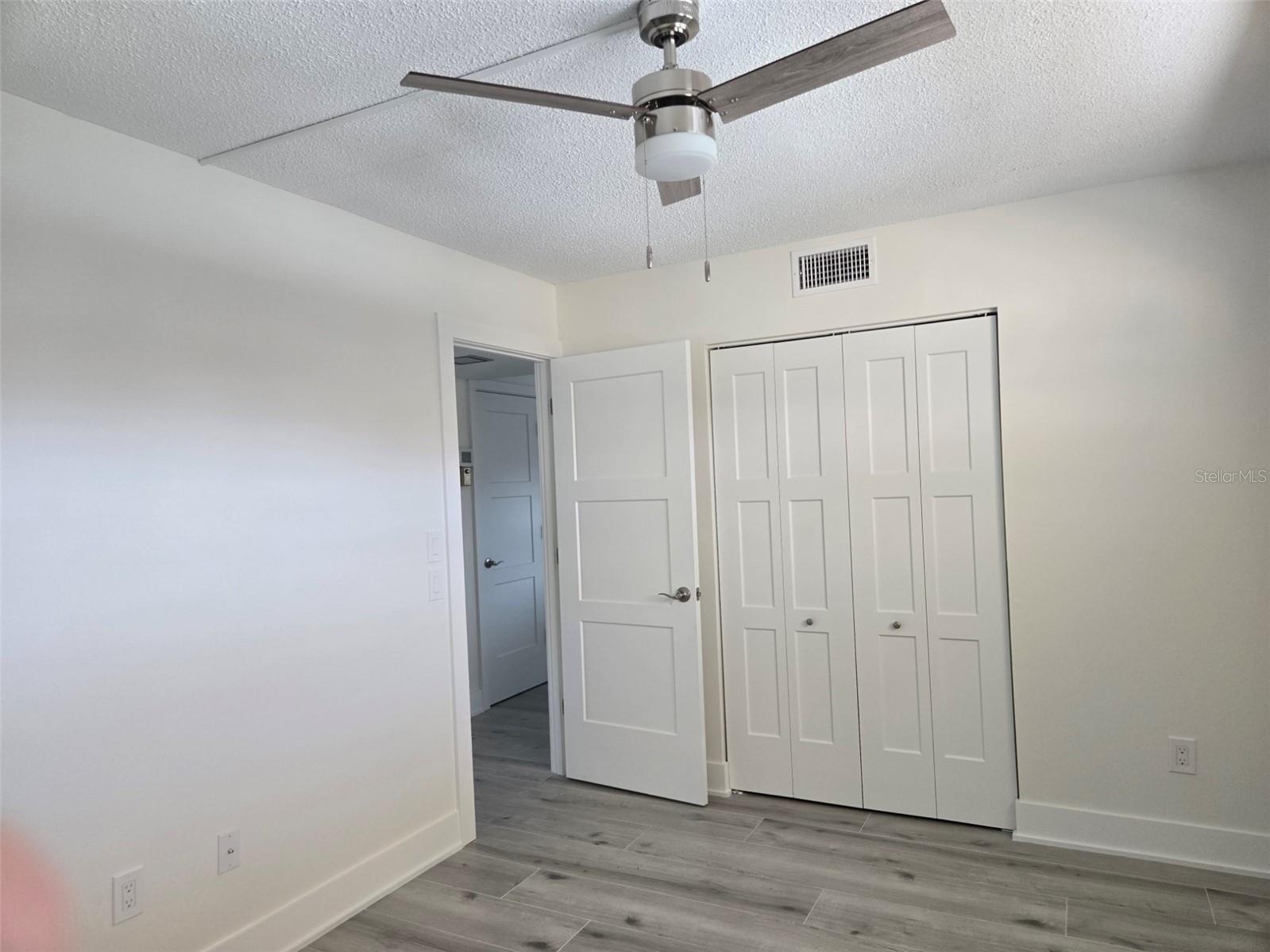 1300 N PORTOFINO DR #406, SARASOTA, FL, 34242