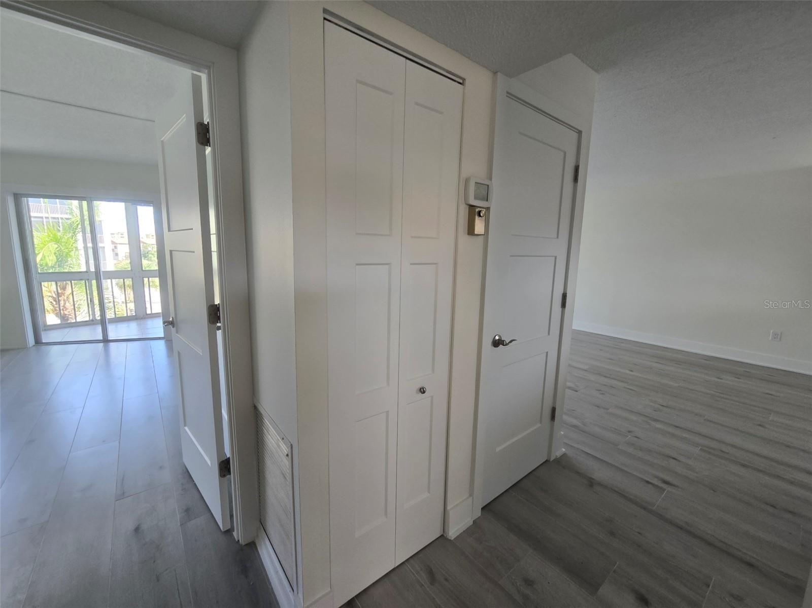 1300 N PORTOFINO DR #406, SARASOTA, FL, 34242