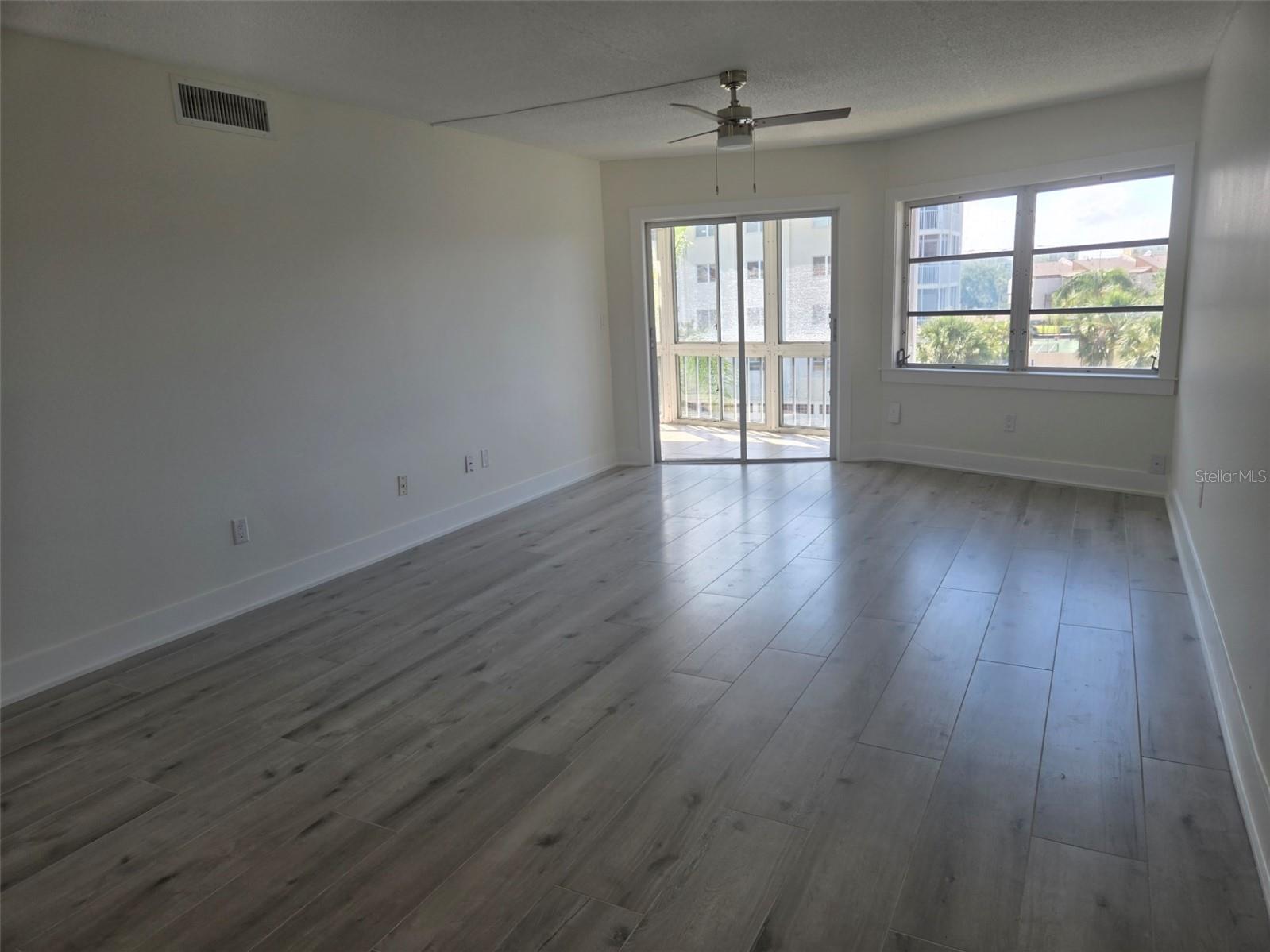 1300 N PORTOFINO DR #406, SARASOTA, FL, 34242