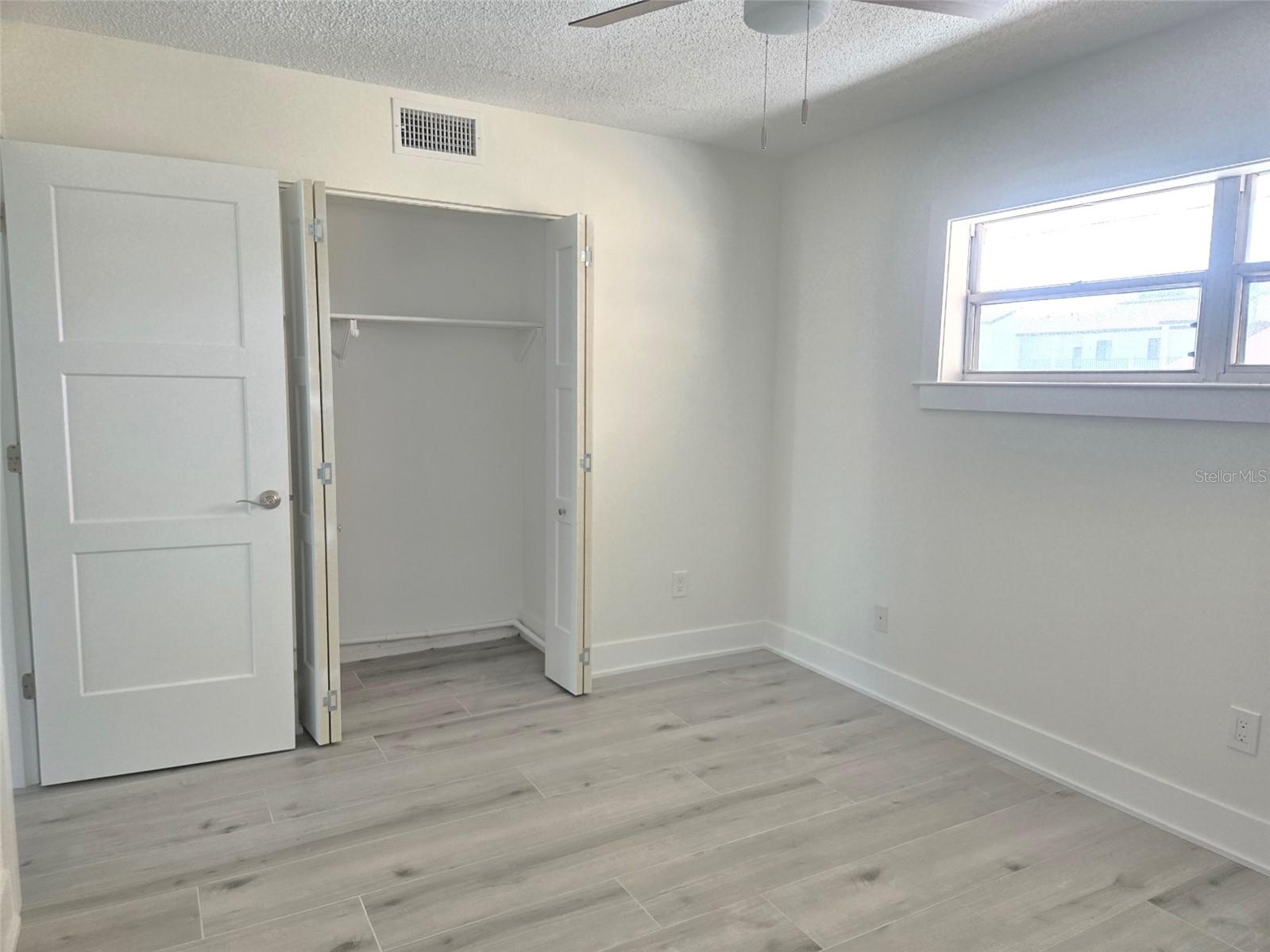 1300 N PORTOFINO DR #406, SARASOTA, FL, 34242