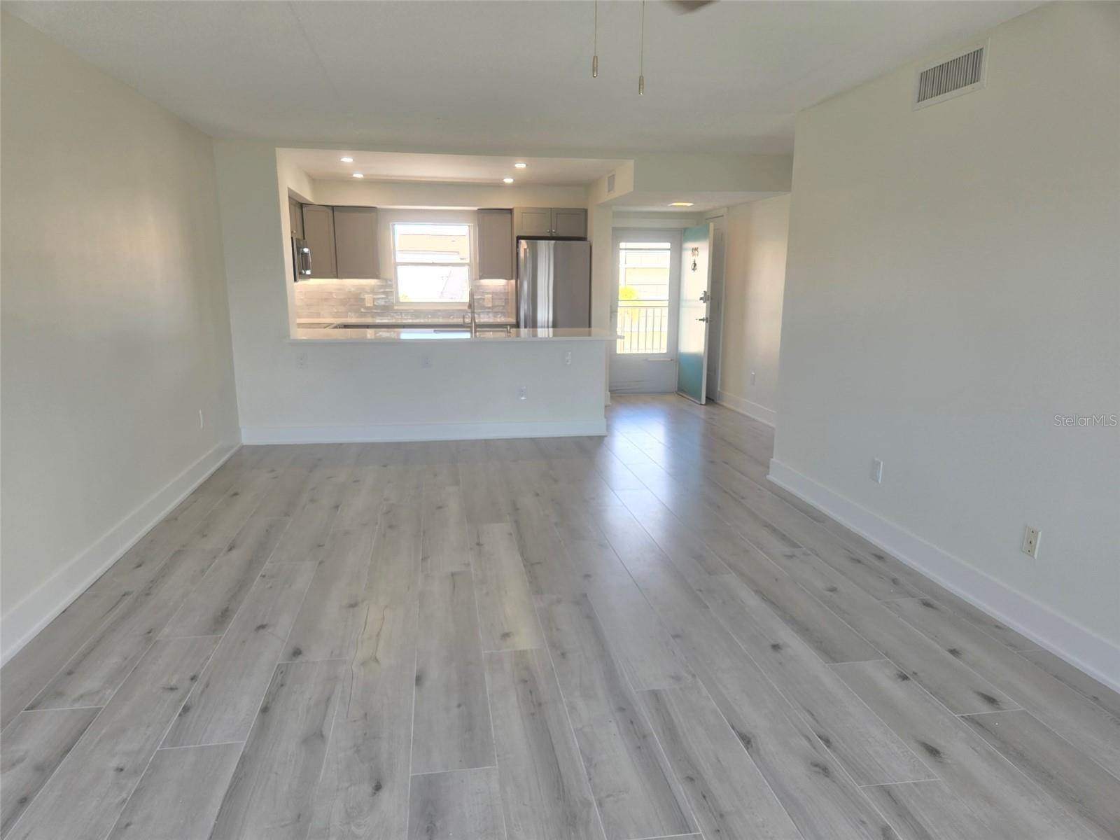 1300 N PORTOFINO DR #406, SARASOTA, FL, 34242