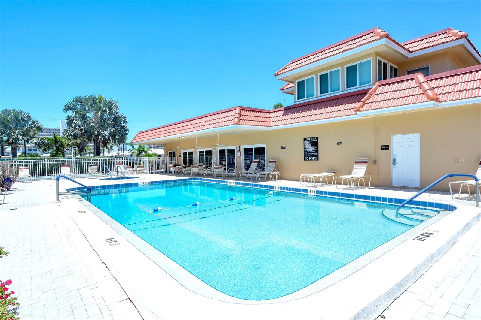 1300 N PORTOFINO DR #406, SARASOTA, FL, 34242