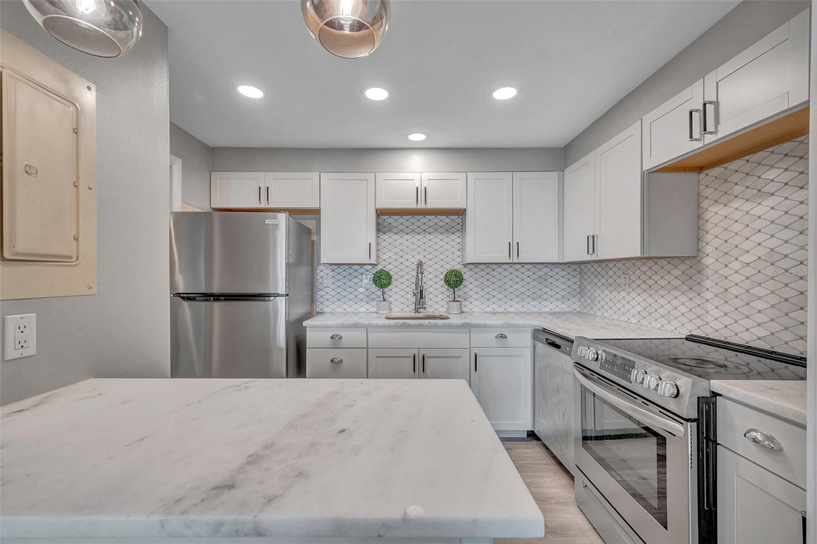 400 64TH AVE #907 W, ST PETE BEACH, FL, 33706
