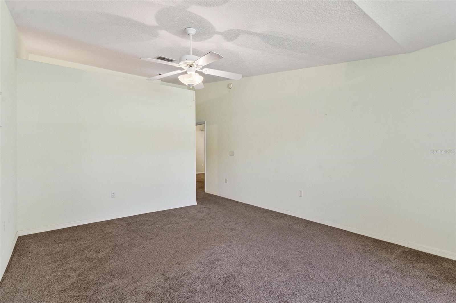 911 BEVERLY HARBORS DR #16, LEESBURG, FL, 34748