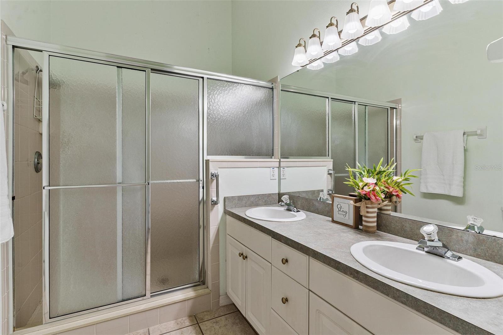 911 BEVERLY HARBORS DR #16, LEESBURG, FL, 34748