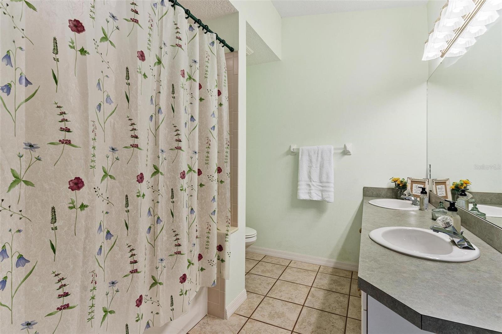 911 BEVERLY HARBORS DR #16, LEESBURG, FL, 34748