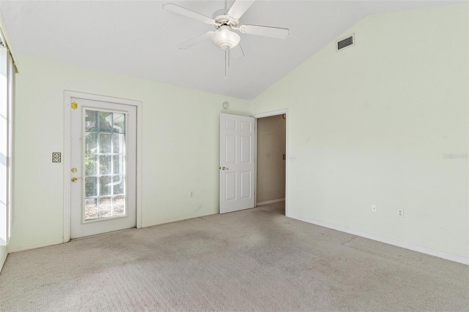 911 BEVERLY HARBORS DR #16, LEESBURG, FL, 34748