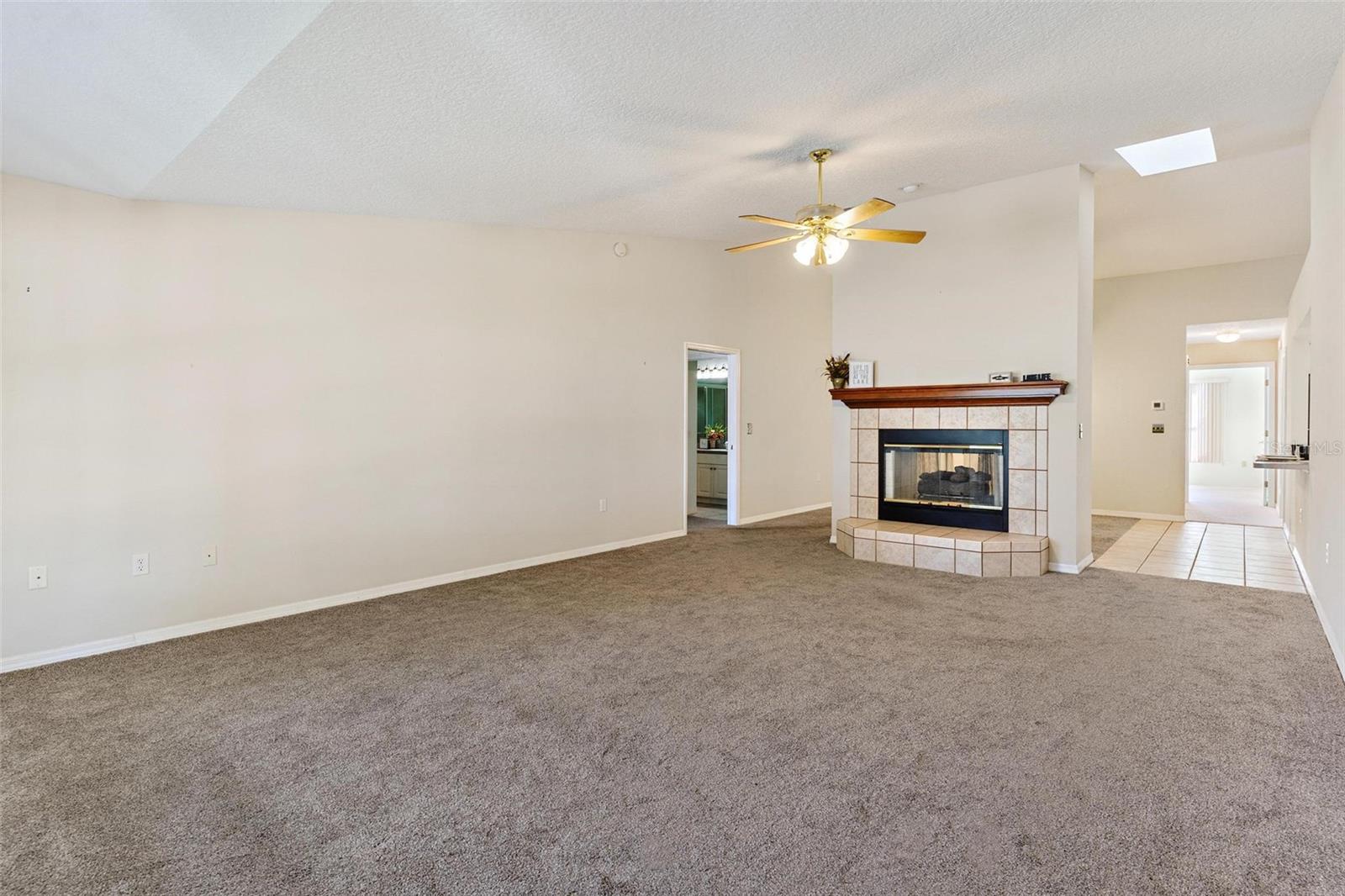 911 BEVERLY HARBORS DR #16, LEESBURG, FL, 34748