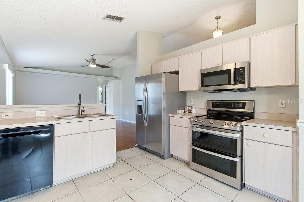 1537 RIDGE POINTE DR, ORLANDO, FL, 32808