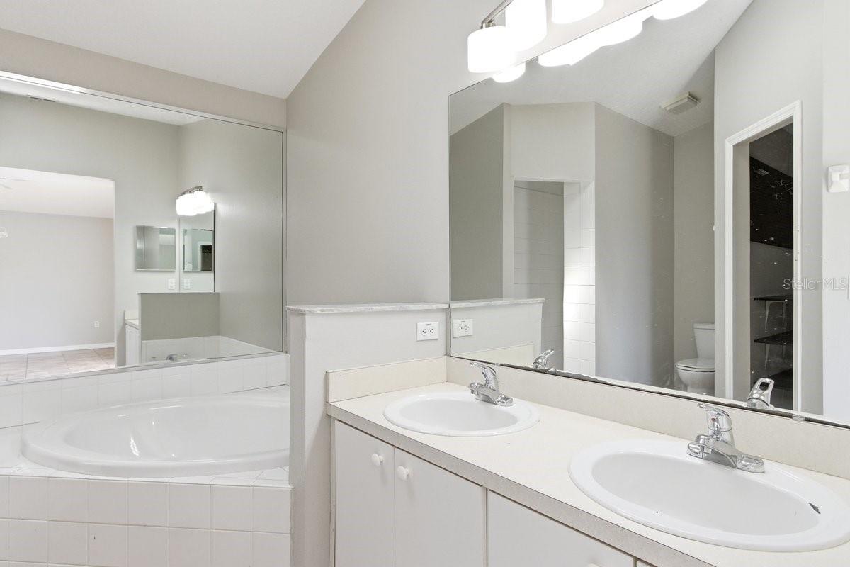1537 RIDGE POINTE DR, ORLANDO, FL, 32808