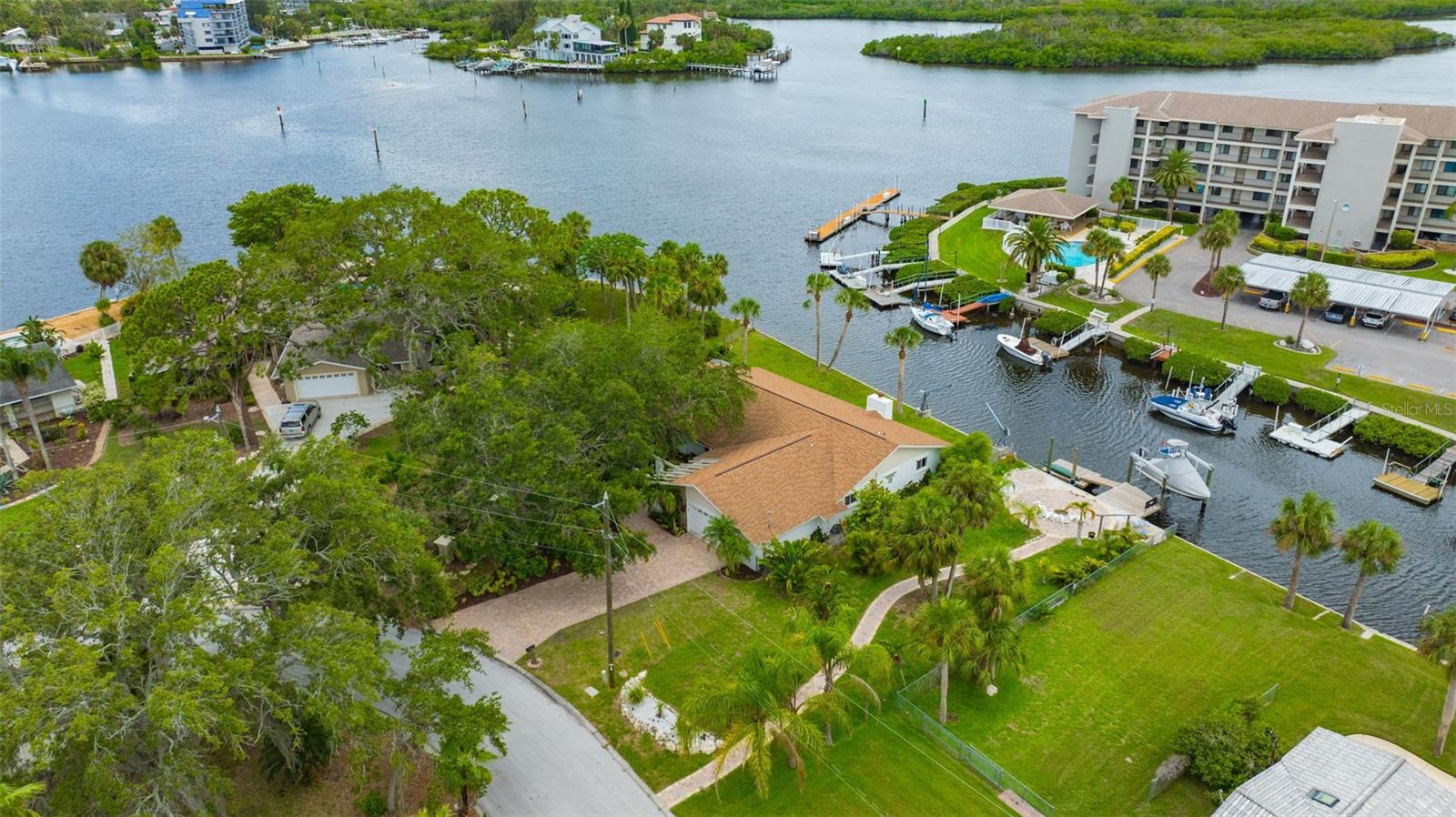 8143 CHANNEL DR, PORT RICHEY, FL, 34668