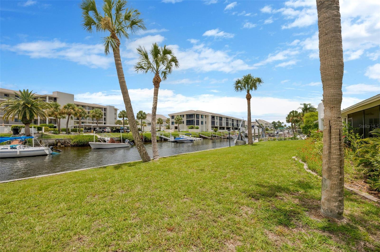 8143 CHANNEL DR, PORT RICHEY, FL, 34668