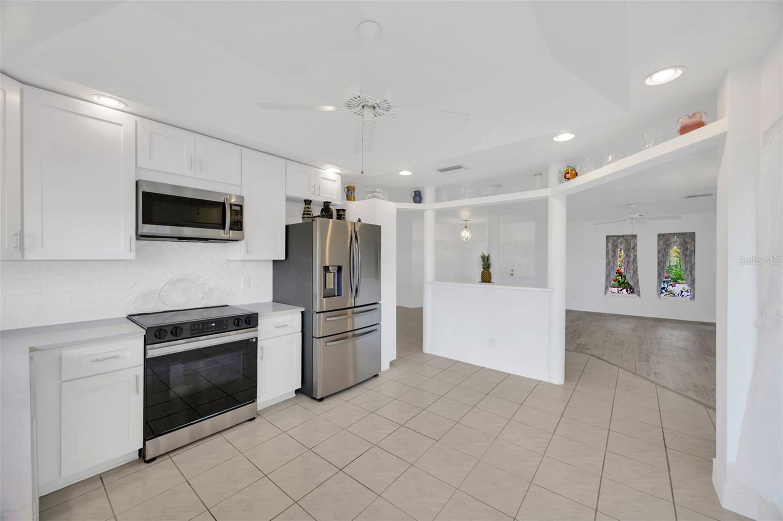8143 CHANNEL DR, PORT RICHEY, FL, 34668