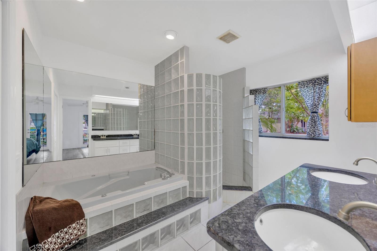 8143 CHANNEL DR, PORT RICHEY, FL, 34668
