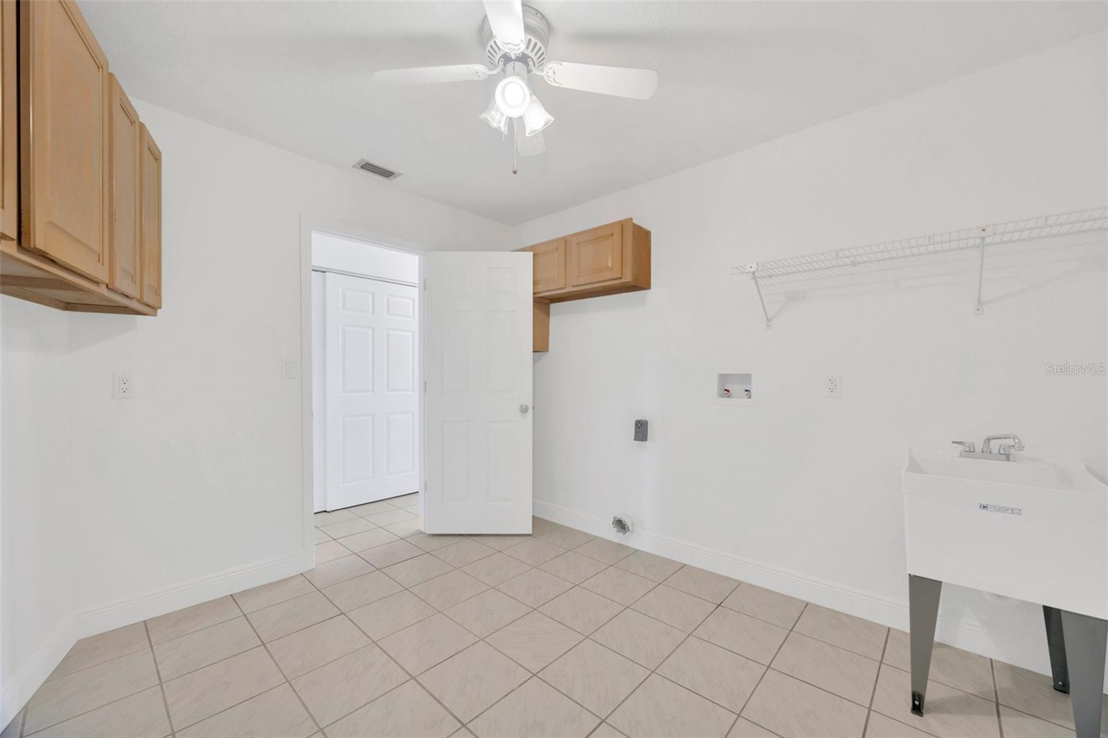 8143 CHANNEL DR, PORT RICHEY, FL, 34668