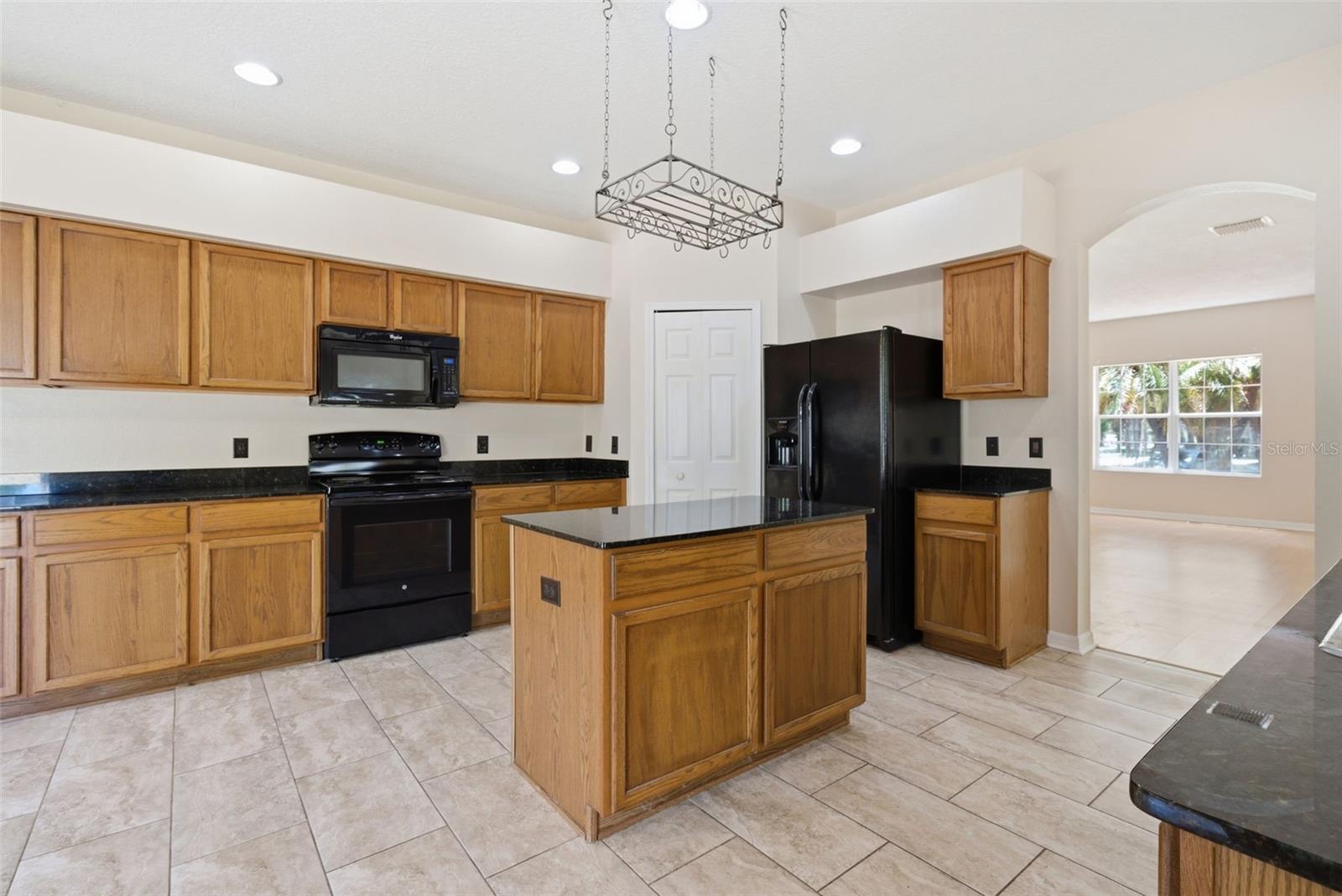 2631 QUEEN ALBERTA DR, VALRICO, FL, 33596