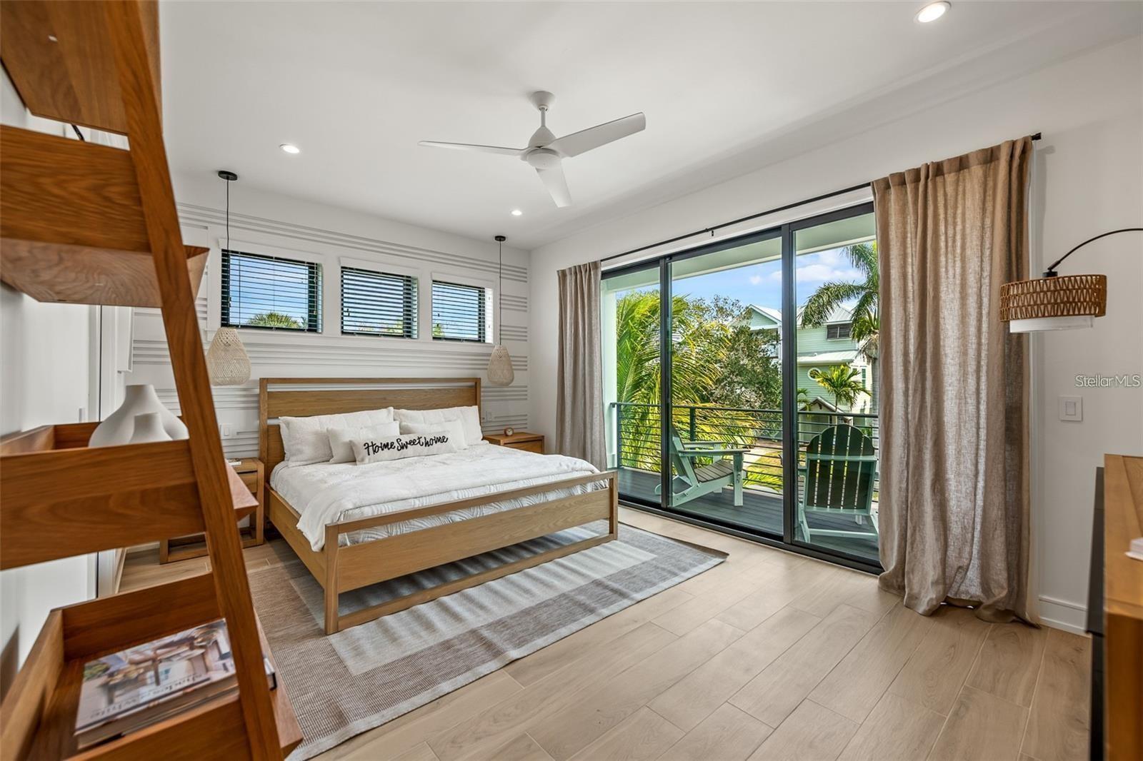 112 MAPLE AVE, ANNA MARIA, FL, 34216