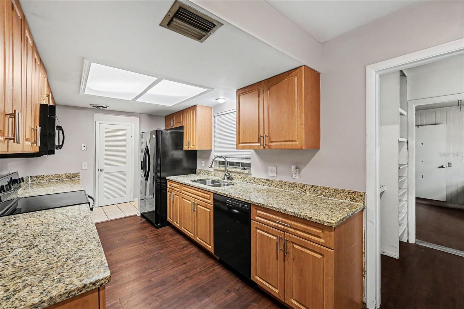 14706 CARNATION DR, TAMPA, FL, 33613