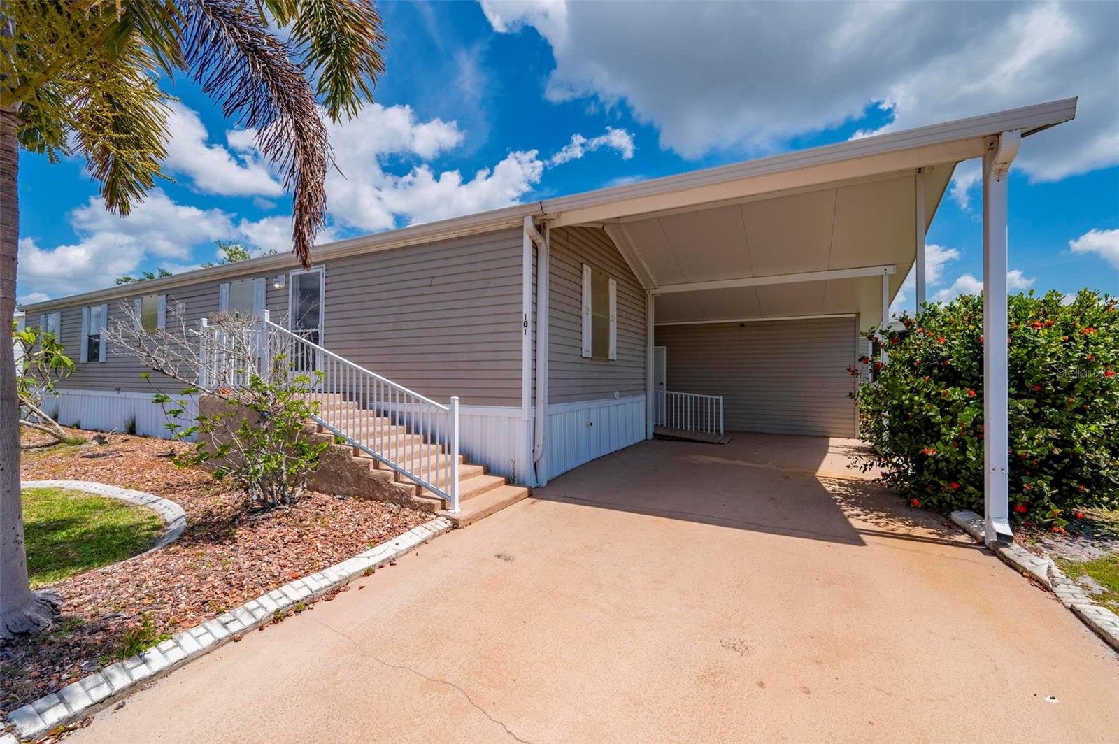1000 KINGS HWY #101, PUNTA GORDA, FL, 33980