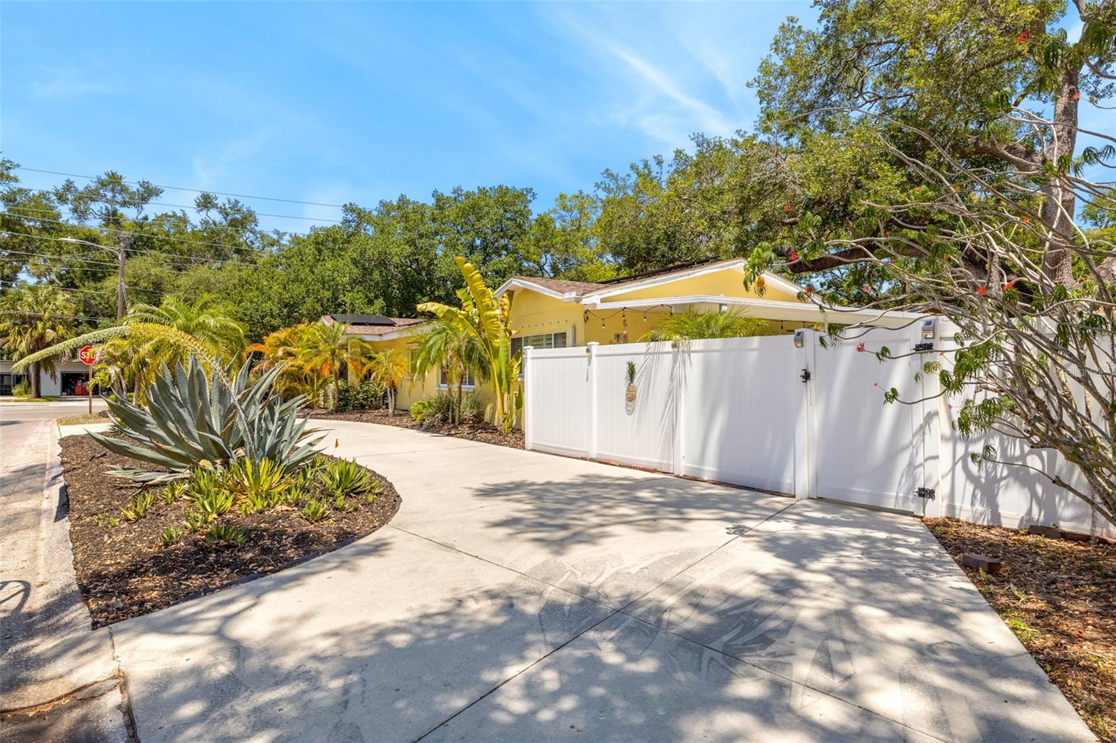 8187 23RD AVE N, ST PETERSBURG, FL, 33710
