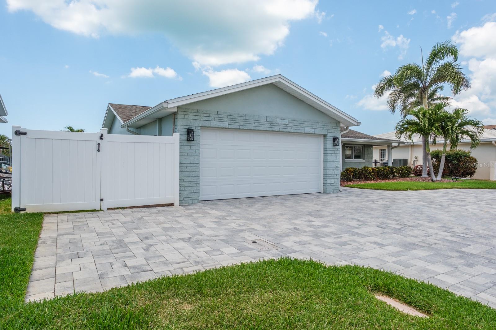 11400 8TH ST E, TREASURE ISLAND, FL, 33706