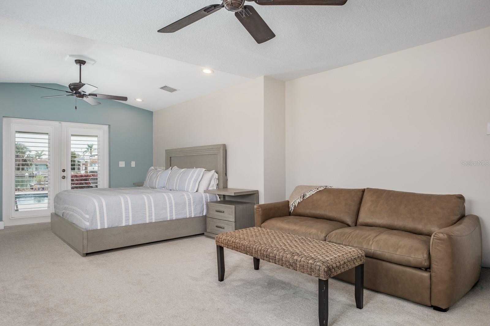 11400 8TH ST E, TREASURE ISLAND, FL, 33706