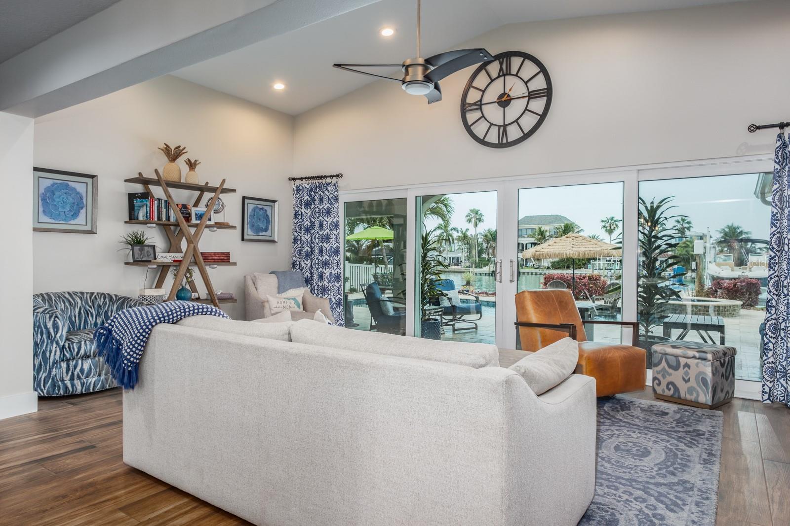 11400 8TH ST E, TREASURE ISLAND, FL, 33706