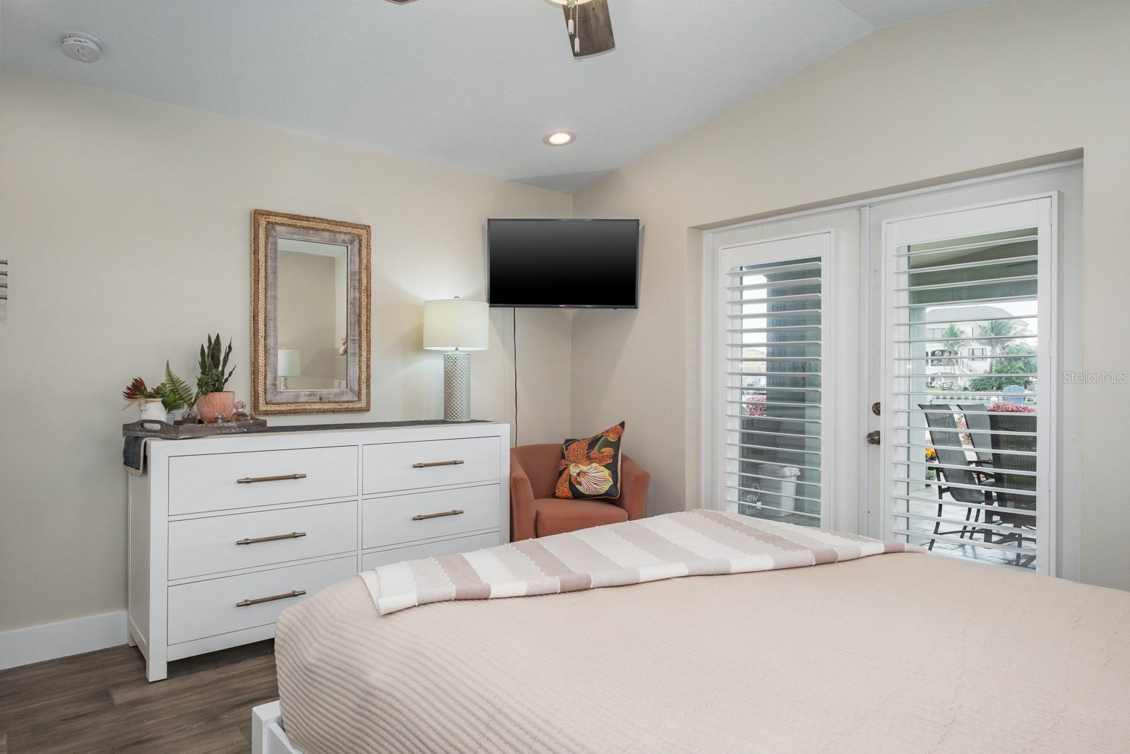11400 8TH ST E, TREASURE ISLAND, FL, 33706