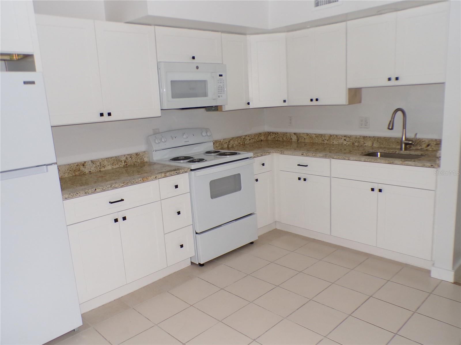 1258 BARBARA DR #106, VENICE, FL, 34285