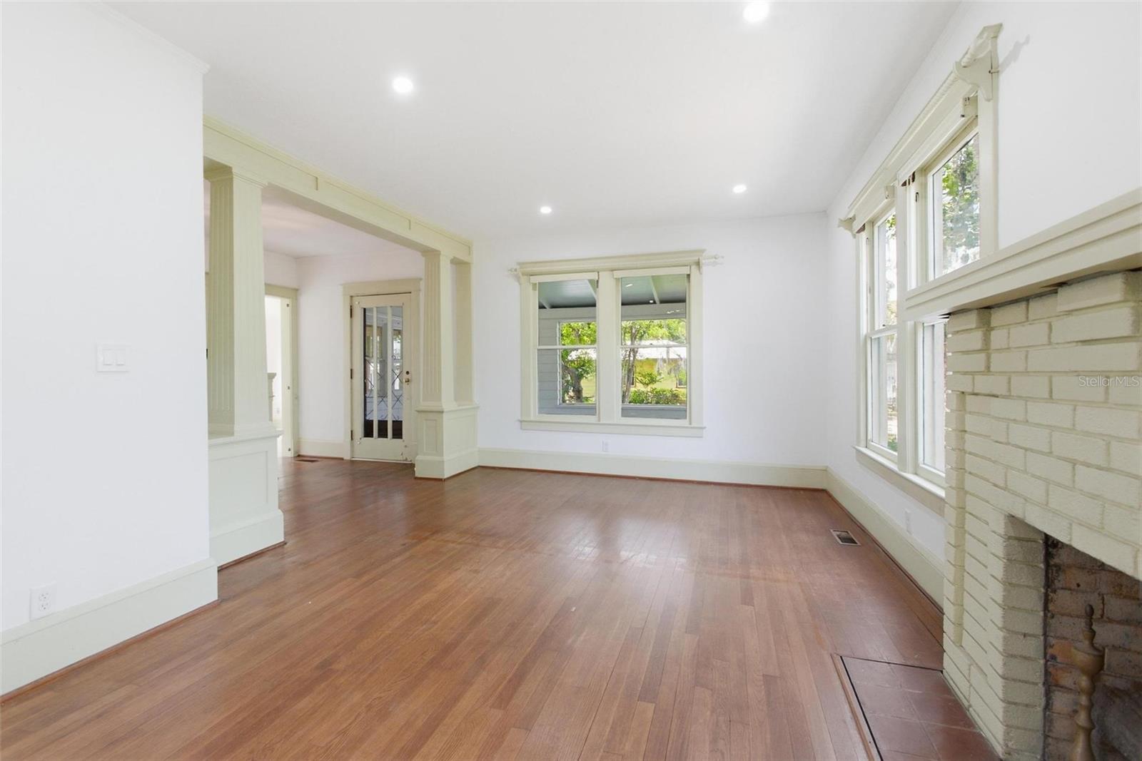 533 N SANS SOUCI AVE, DELAND, FL, 32720