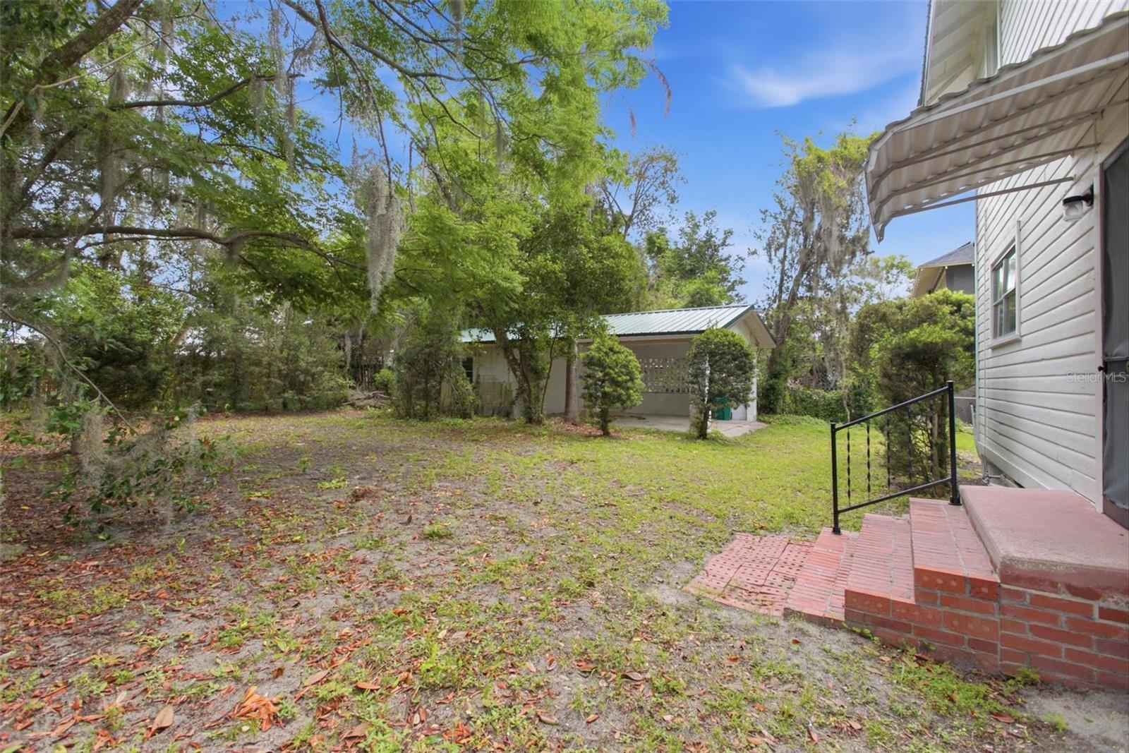 533 N SANS SOUCI AVE, DELAND, FL, 32720