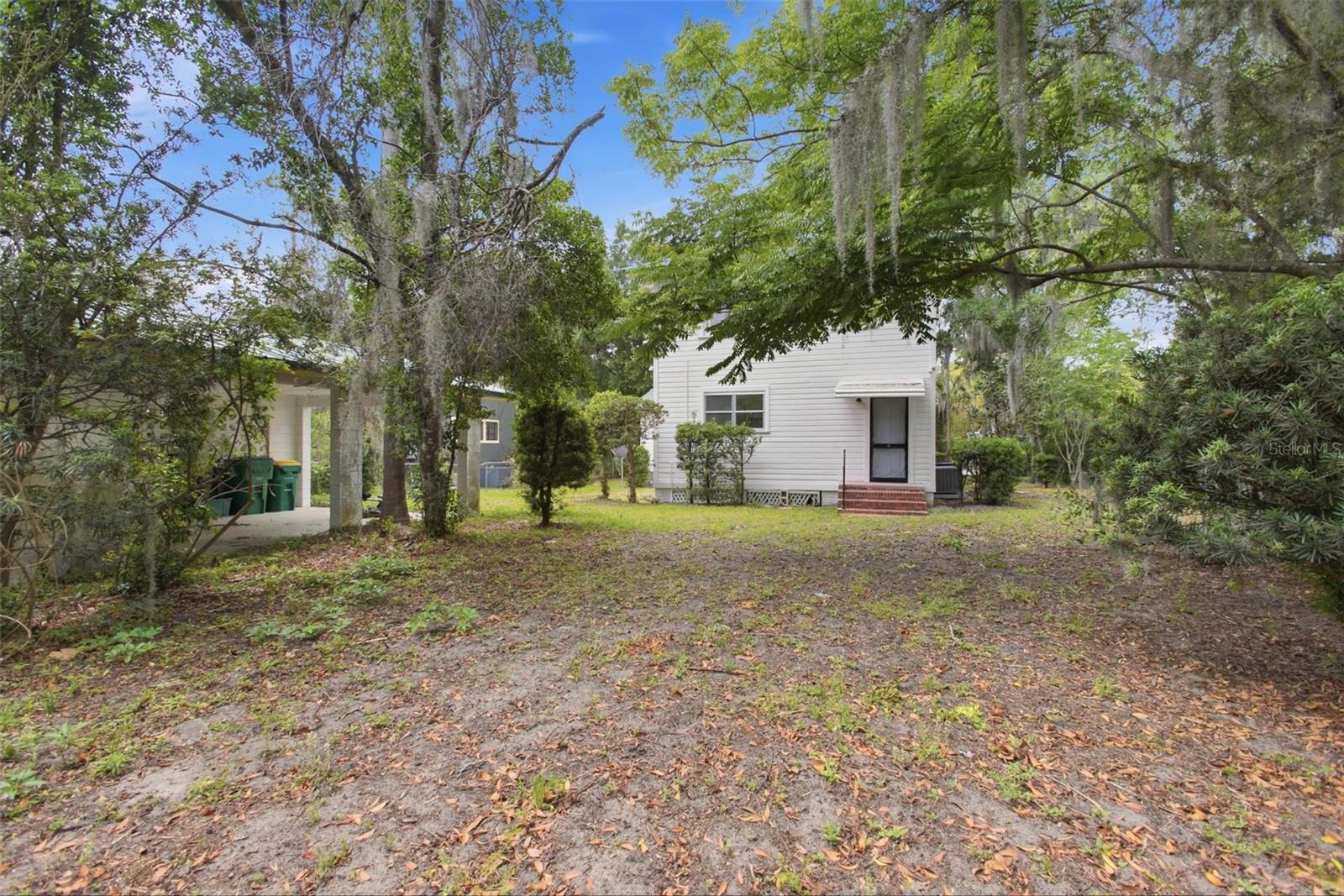533 N SANS SOUCI AVE, DELAND, FL, 32720