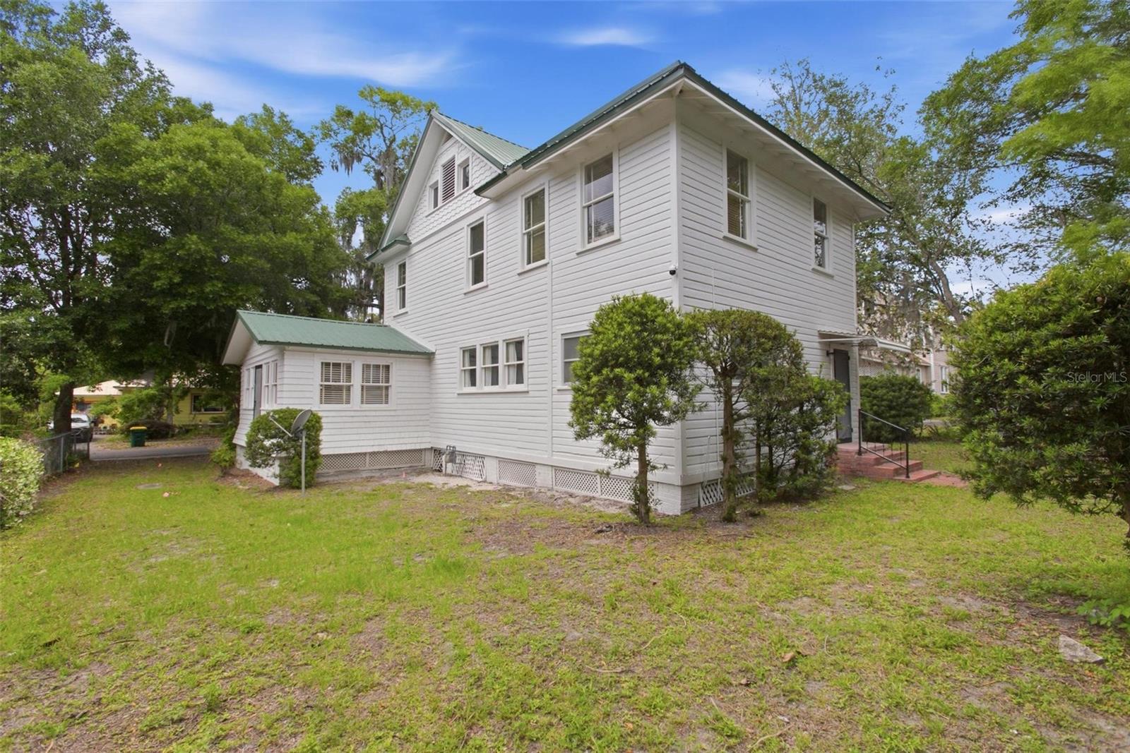 533 N SANS SOUCI AVE, DELAND, FL, 32720