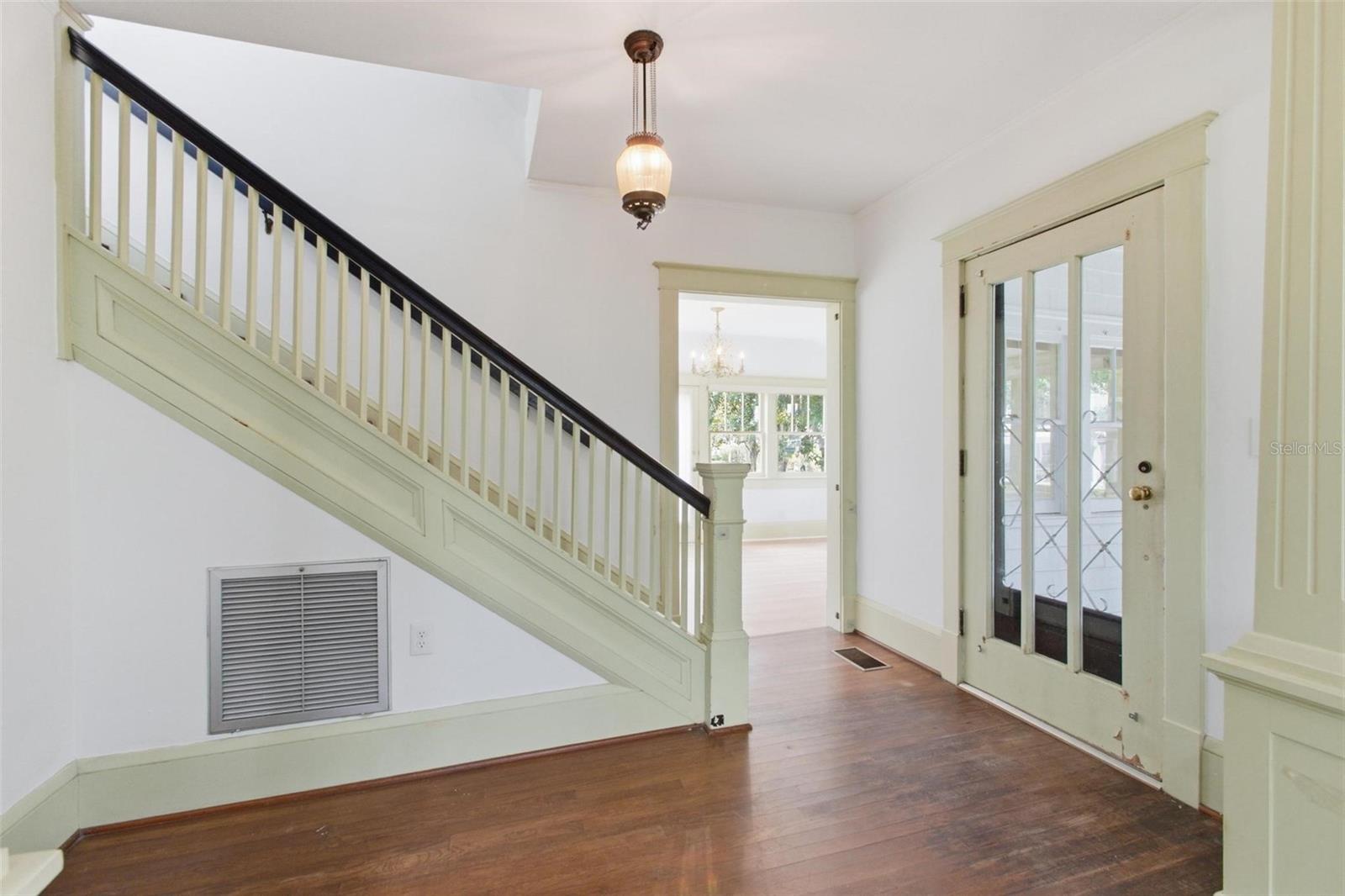 533 N SANS SOUCI AVE, DELAND, FL, 32720