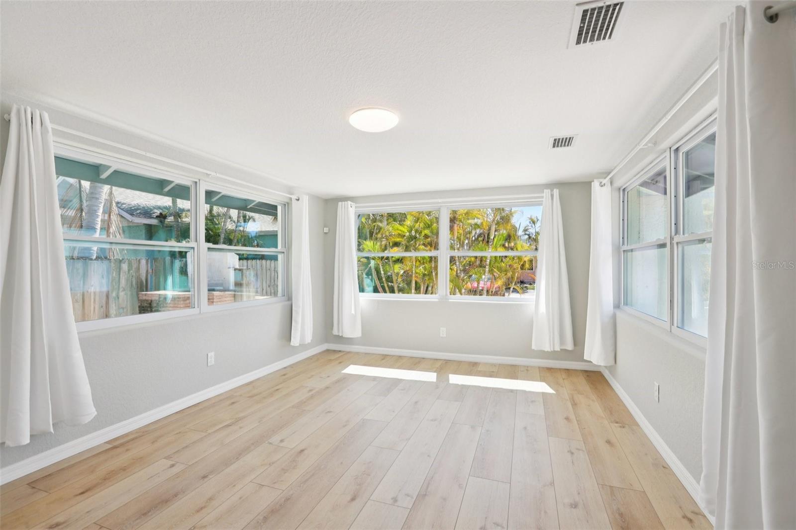 13135 4TH ST E, MADEIRA BEACH, FL, 33708