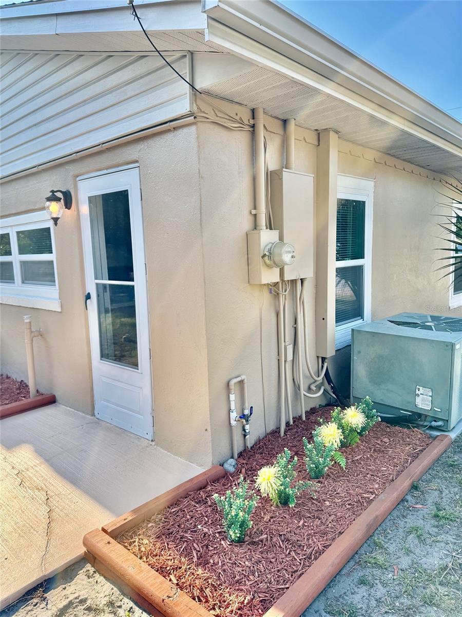 910 W FRENCH AVE, ORANGE CITY, FL, 32763