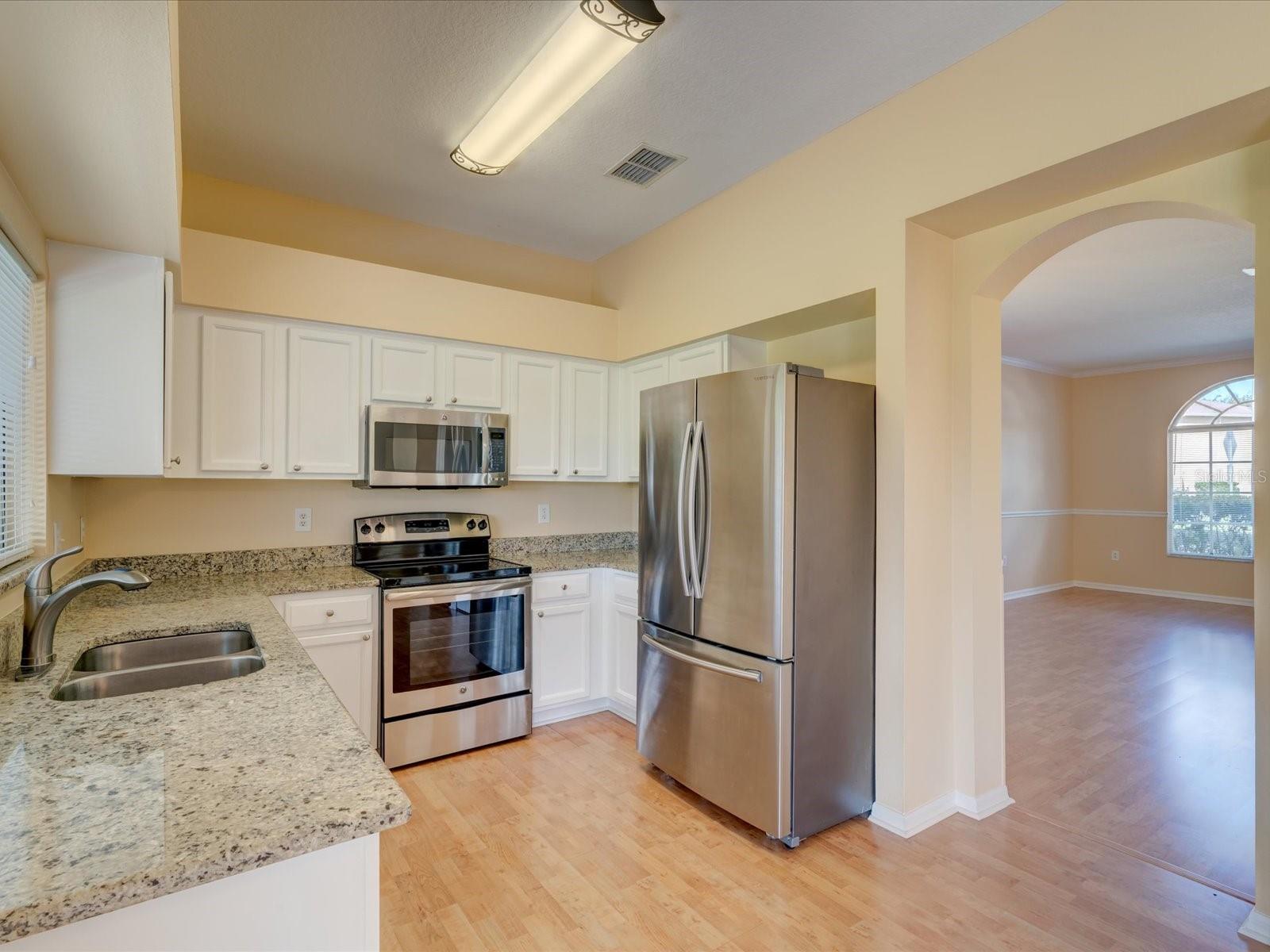 4230 HARBOR LAKE DR, LUTZ, FL, 33558