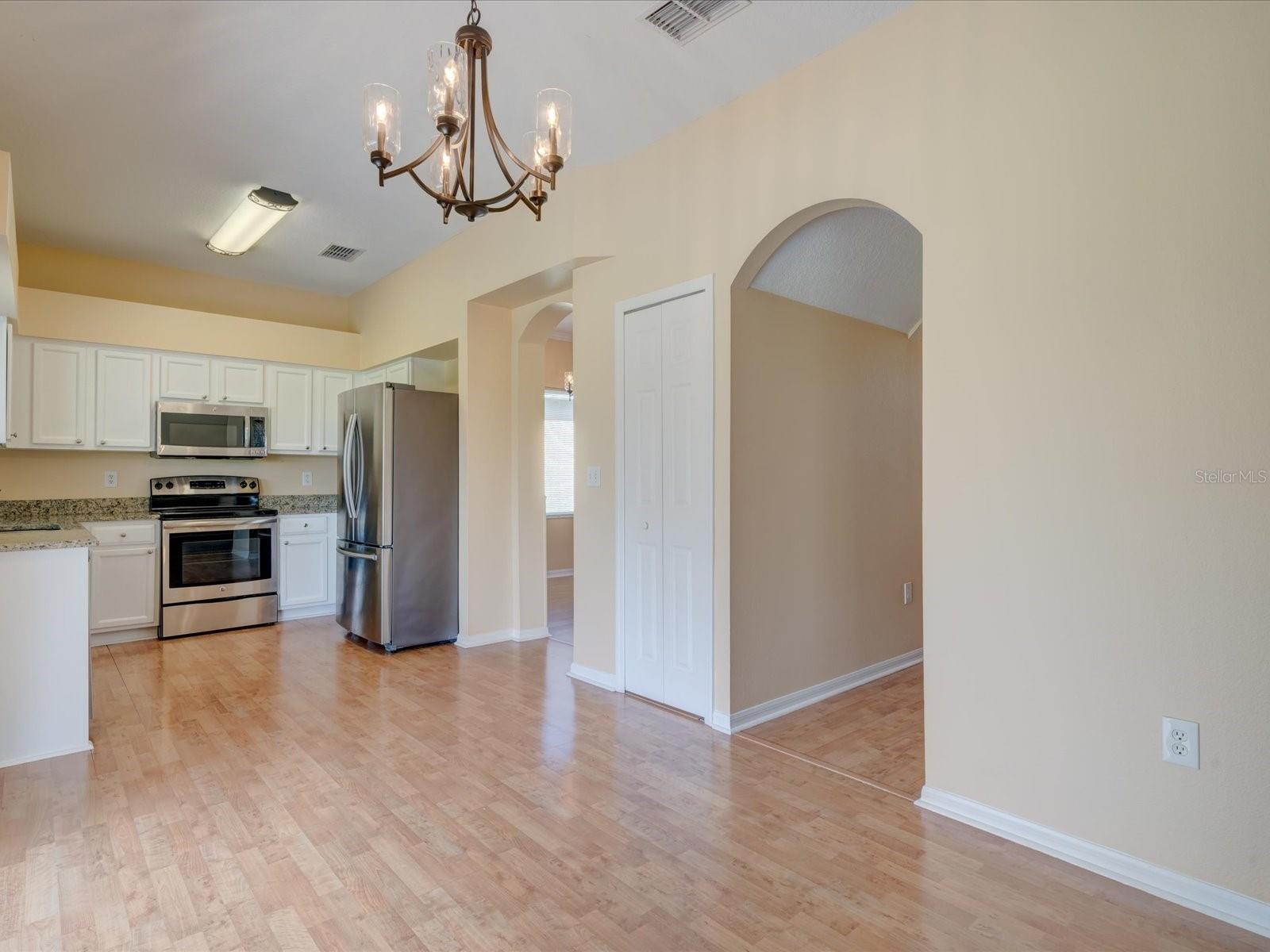 4230 HARBOR LAKE DR, LUTZ, FL, 33558