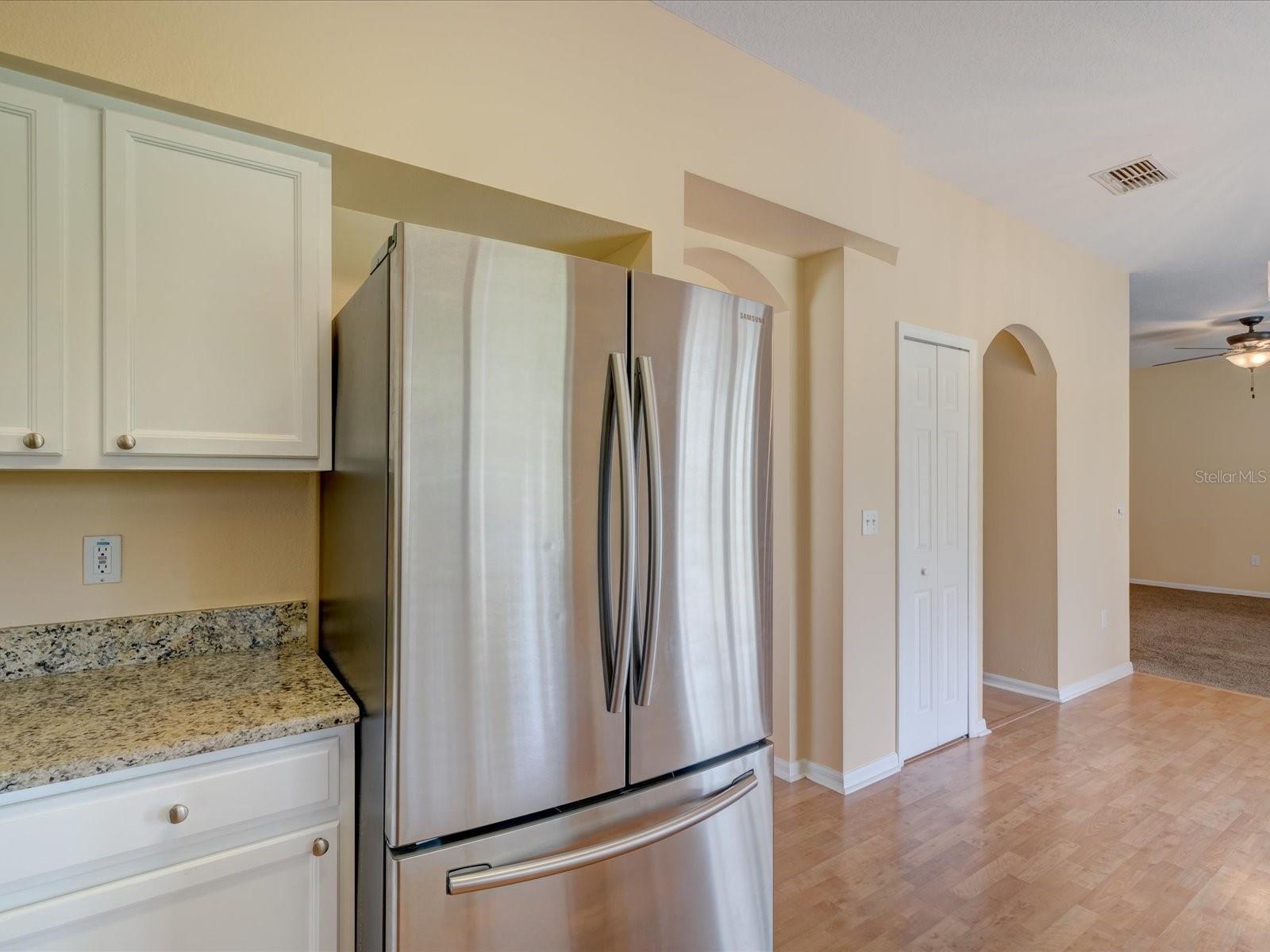 4230 HARBOR LAKE DR, LUTZ, FL, 33558