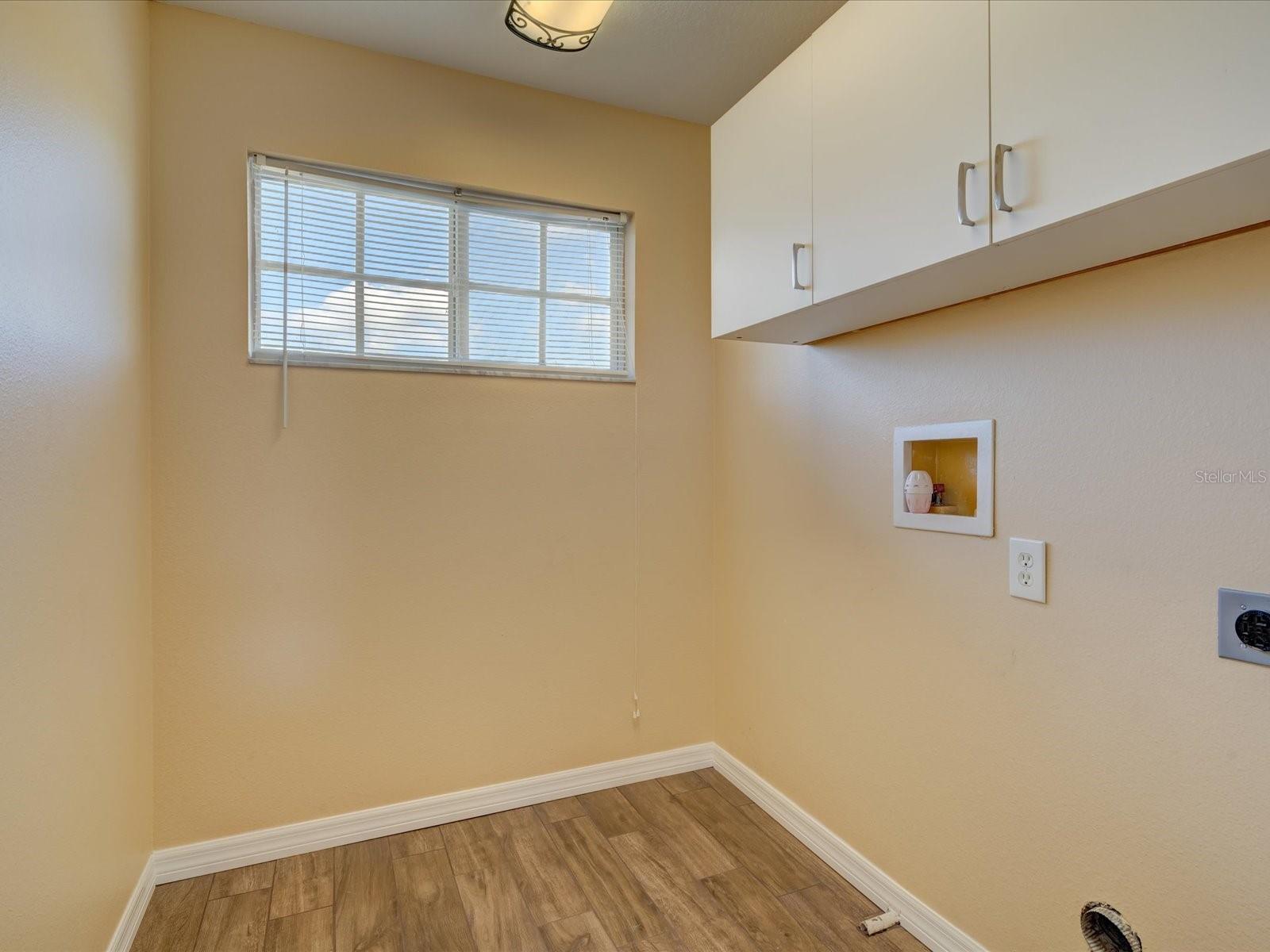 4230 HARBOR LAKE DR, LUTZ, FL, 33558