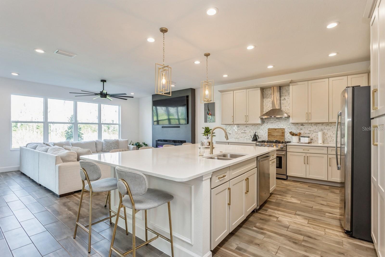 3281 GREAT BANYAN WAY, WESLEY CHAPEL, FL, 33543